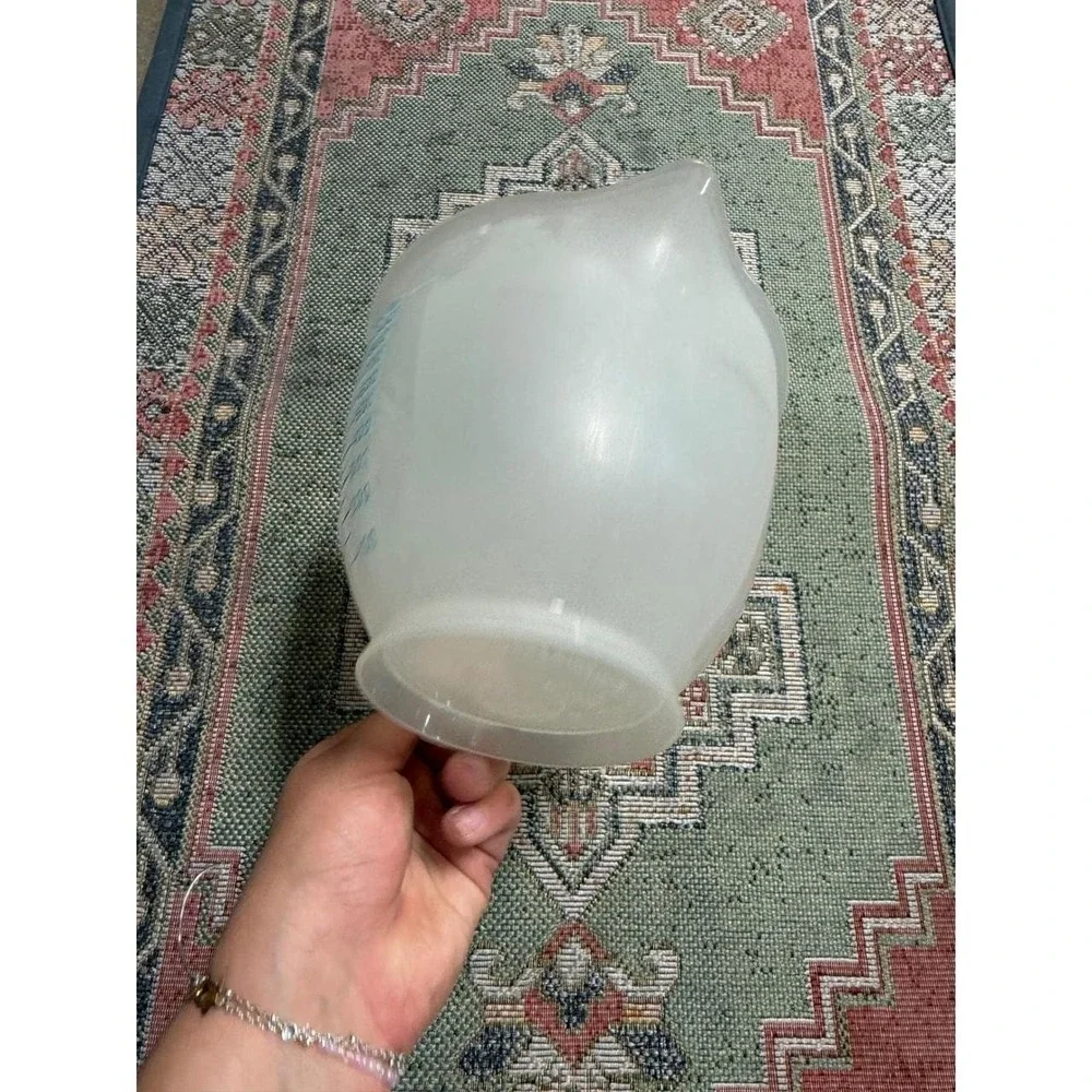 Tupperware Vintage Mix-N-Pour Pitcher 1 Liter 4 Cup 32 oz Clear Plastic
